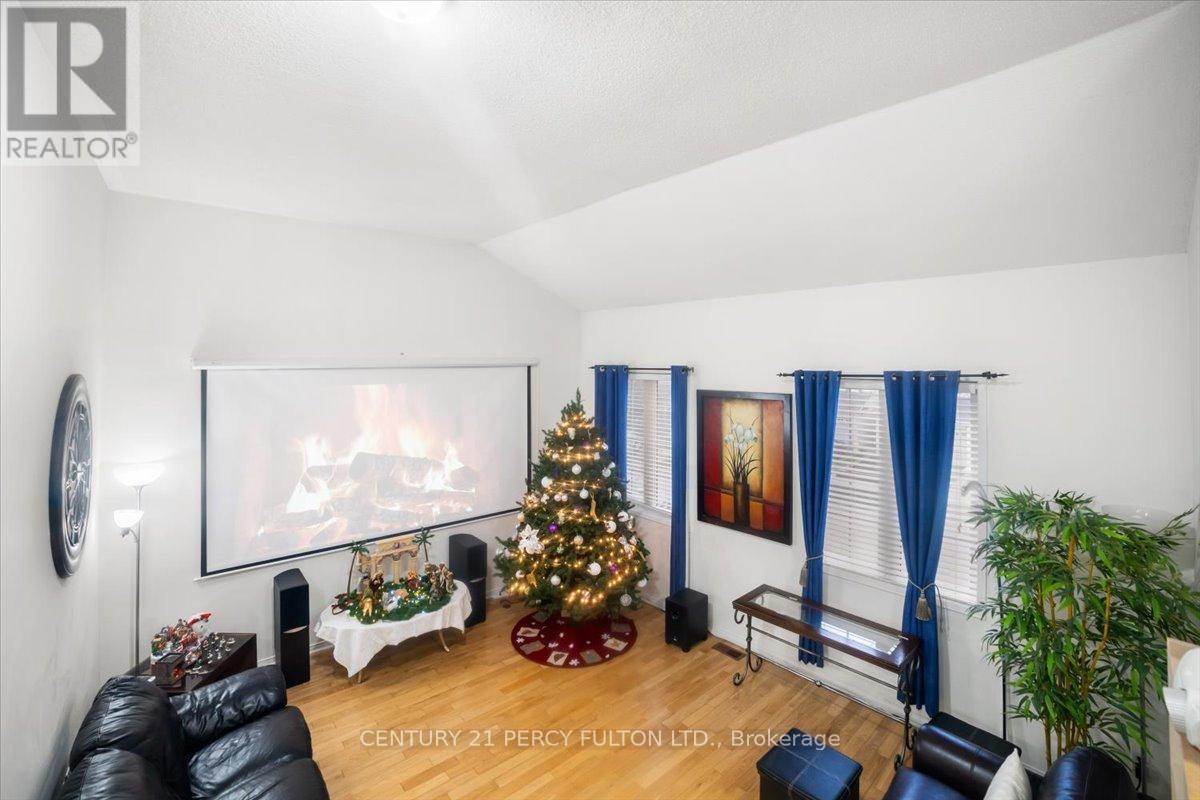 8 Boulderbrook Drive, Toronto, Ontario  M1X 2B9 - Photo 9 - E13077498
