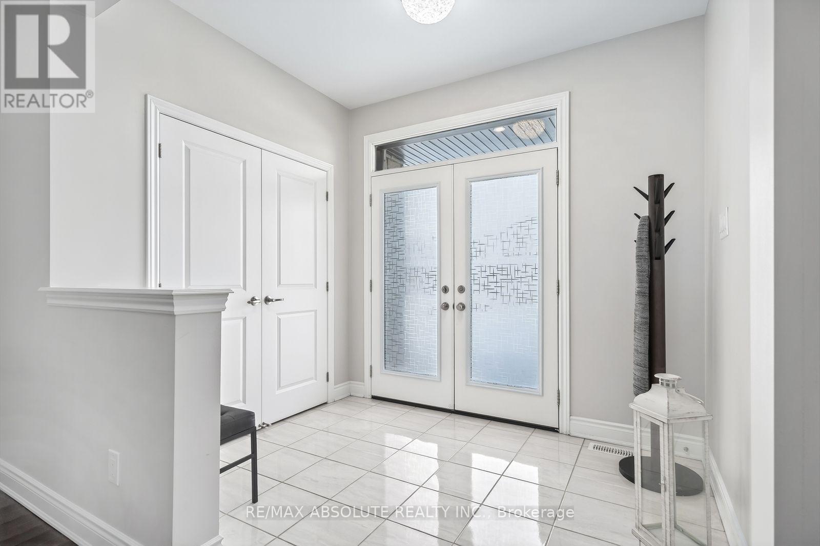 1008 Manege Street, Ottawa, Ontario  K2S 0Y7 - Photo 3 - X12740170