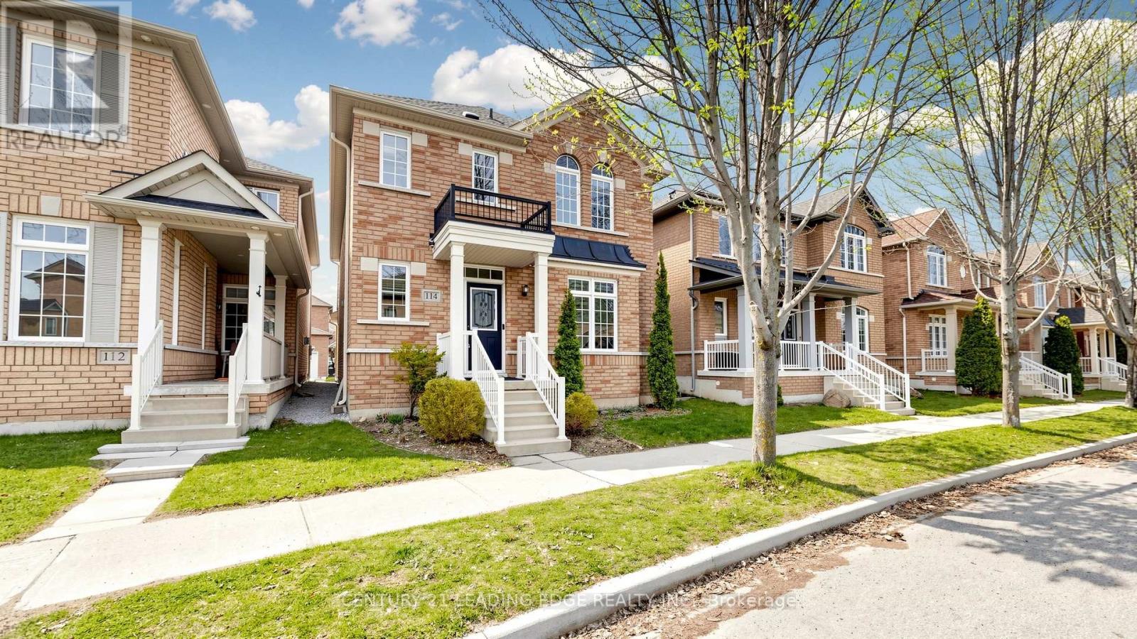 114 Albert Lewis Street, Markham, Ontario  L6B 0K4 - Photo 2 - N13077308
