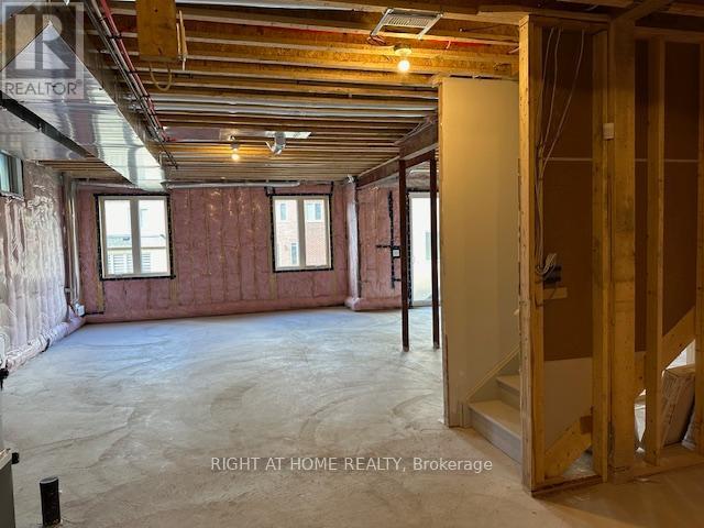 154 Rowe Street, Bradford West Gwillimbury, Ontario  L3Z 4N2 - Photo 10 - N13077364