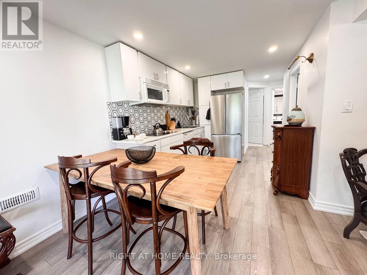 Unit #b - 361 Gaston Place, Newmarket, Ontario  L3Y 8M4 - Photo 3 - N13077456
