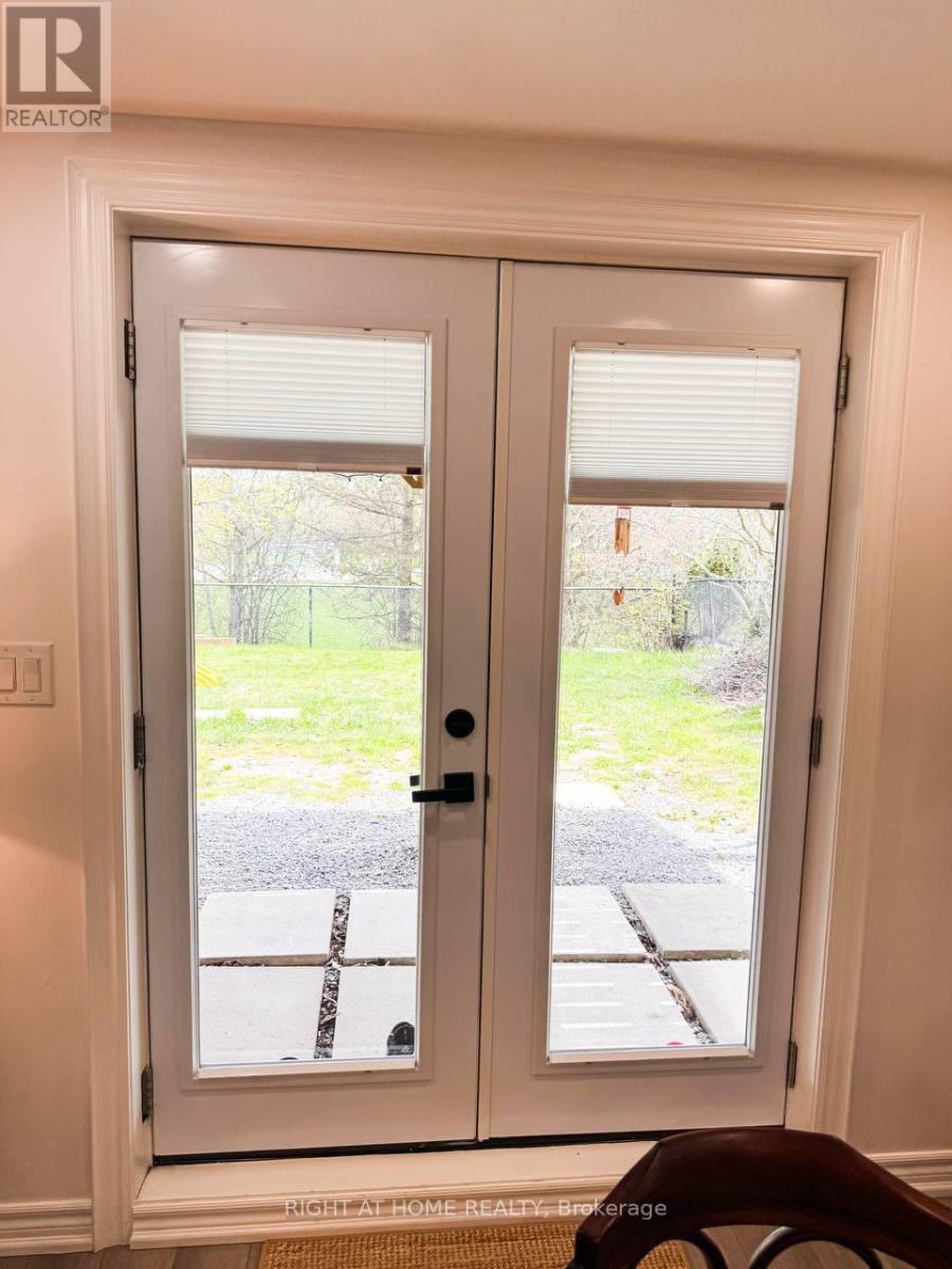 Unit #b - 361 Gaston Place, Newmarket, Ontario  L3Y 8M4 - Photo 4 - N13077456
