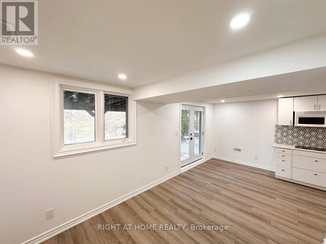 Unit #b - 361 Gaston Place, Newmarket, Ontario  L3Y 8M4 - Photo 5 - N13077456