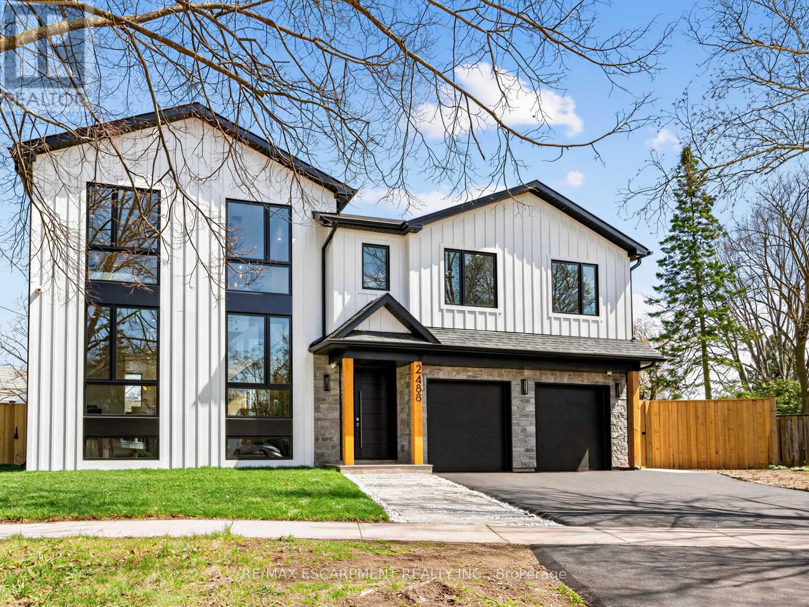 2488 BRIDGE ROAD, Oakville, Ontario