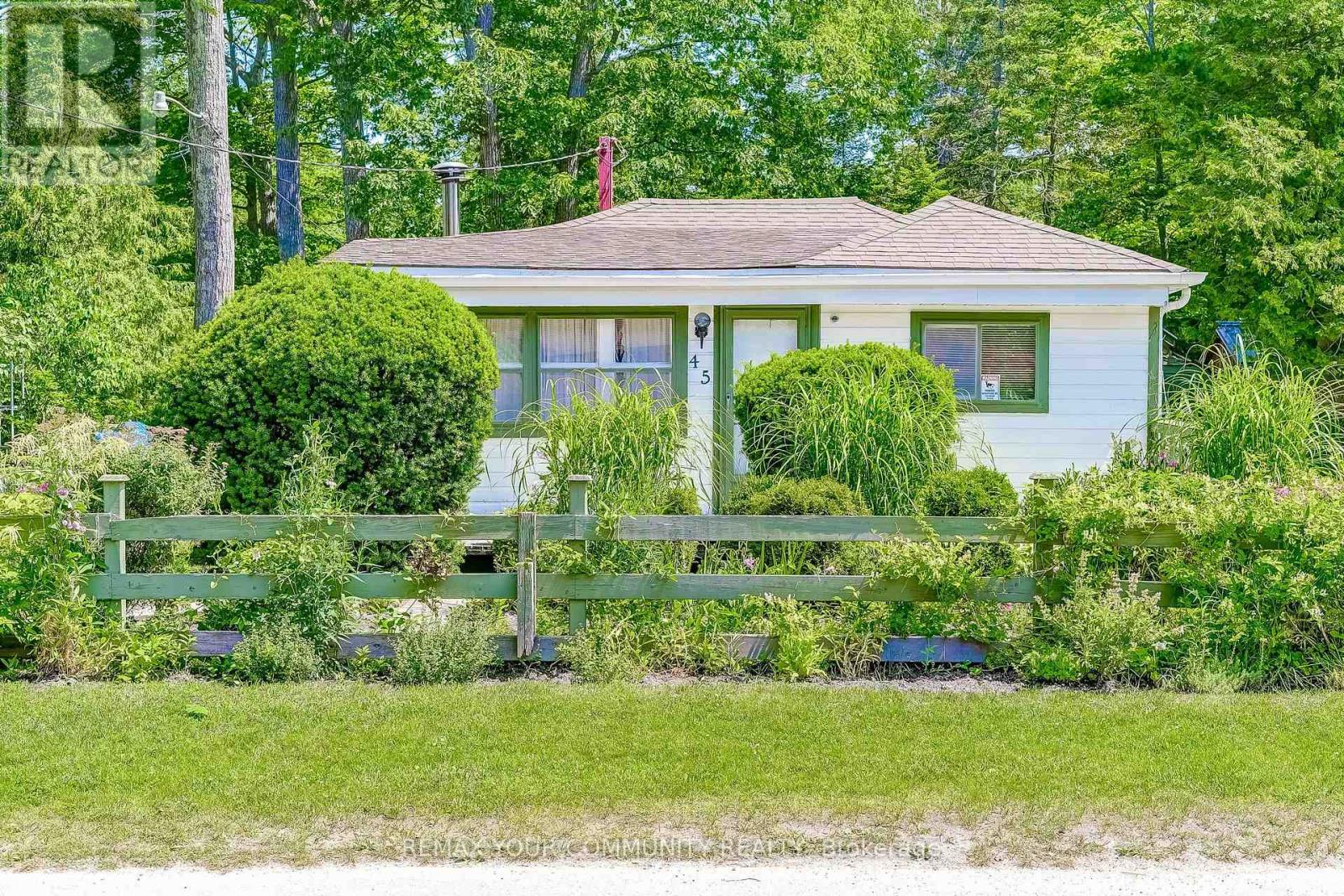 45 30th Street, Wasaga Beach, Ontario  L9Z 2C8 - Photo 4 - S13077102