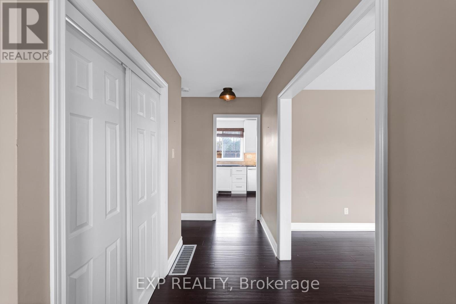 11 Bellevue Crescent, Barrie, Ontario  L4M 2S9 - Photo 4 - S13077188