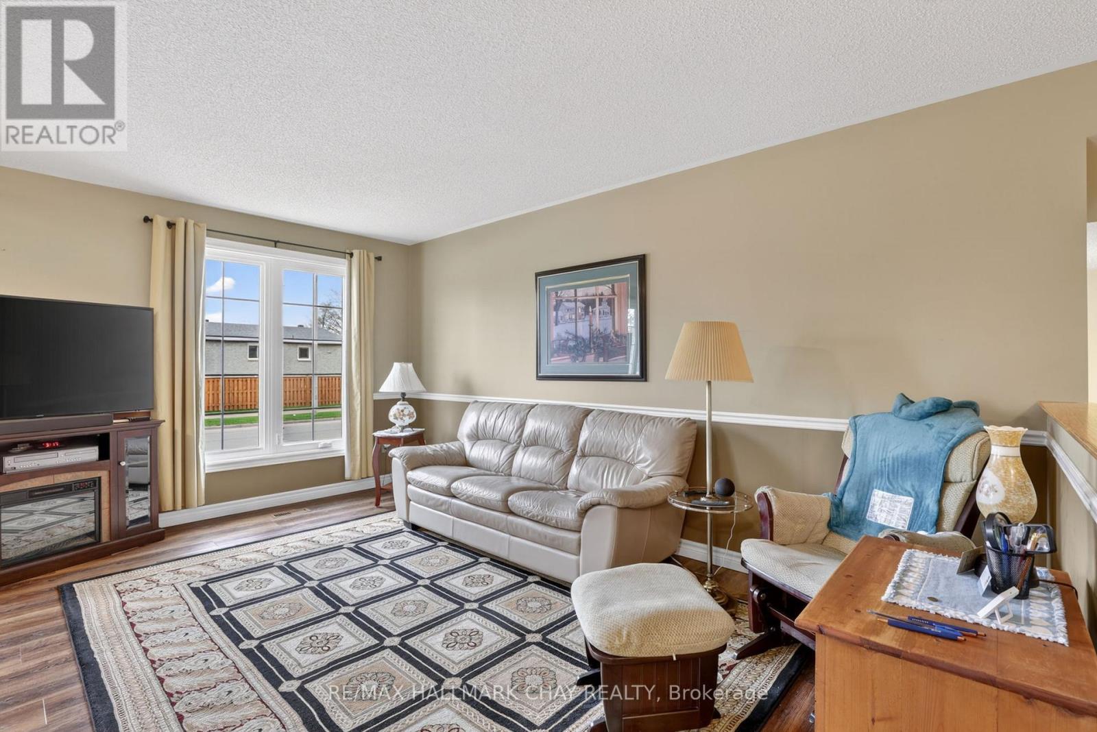 20 Ford Street, Barrie, Ontario  L4N 5X2 - Photo 4 - S13077286