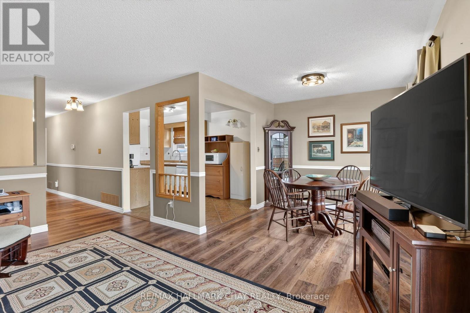 20 Ford Street, Barrie, Ontario  L4N 5X2 - Photo 5 - S13077286
