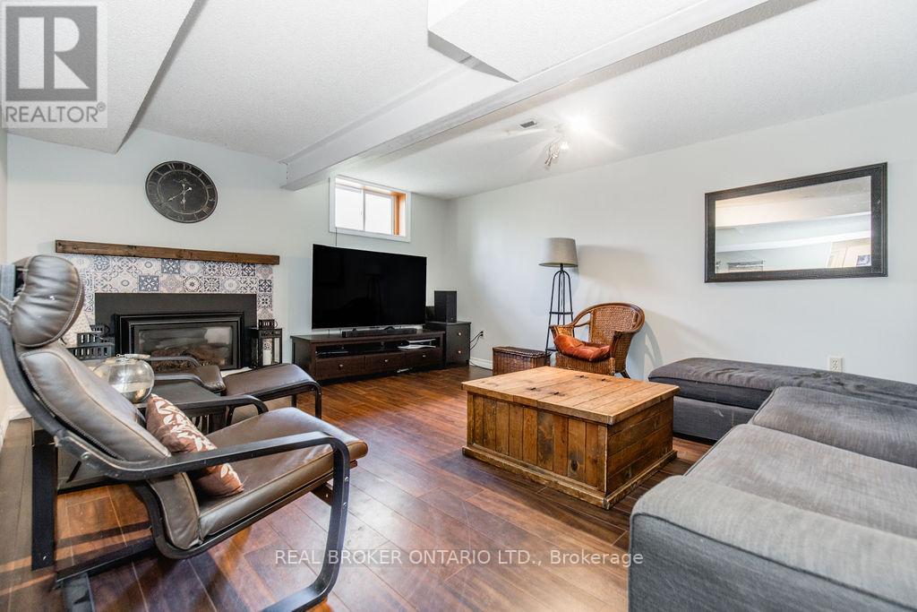 12 Alexander Street, Springwater, Ontario  L9X 0W1 - Photo 32 - S13077432