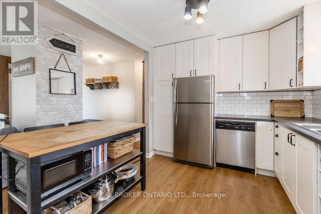 12 Alexander Street, Springwater, Ontario  L9X 0W1 - Photo 8 - S13077432