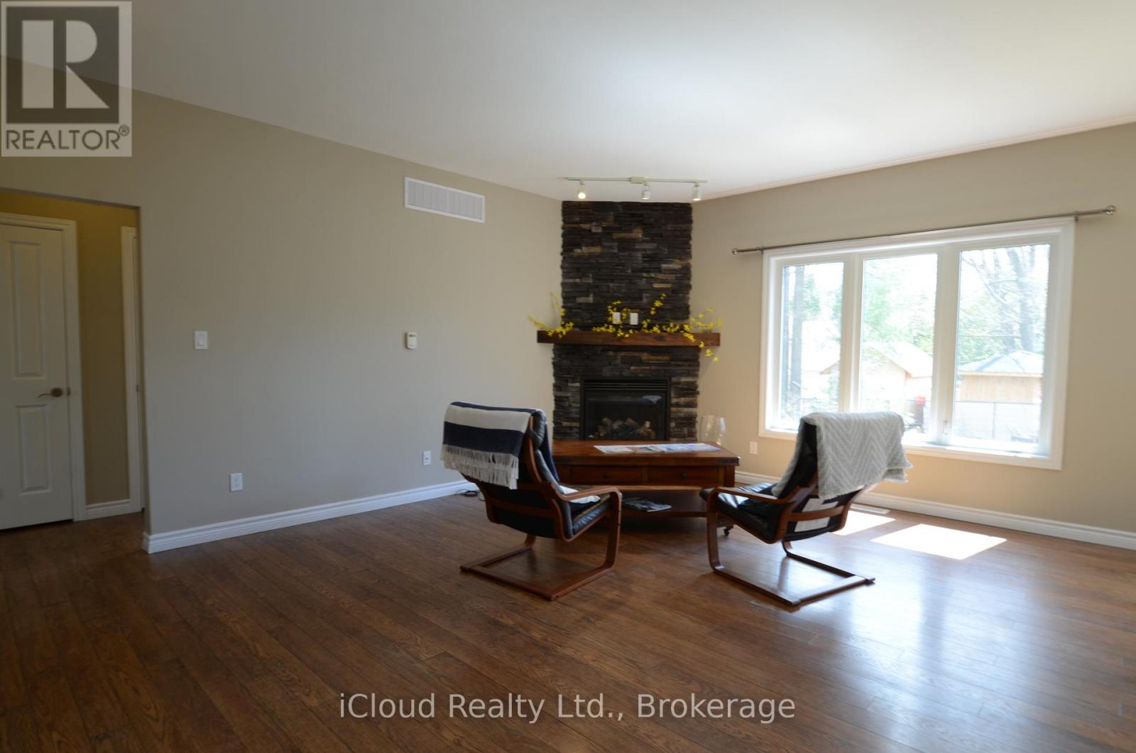 25 Rue Vanier, Tiny, Ontario  L9M 0J2 - Photo 4 - S13077452