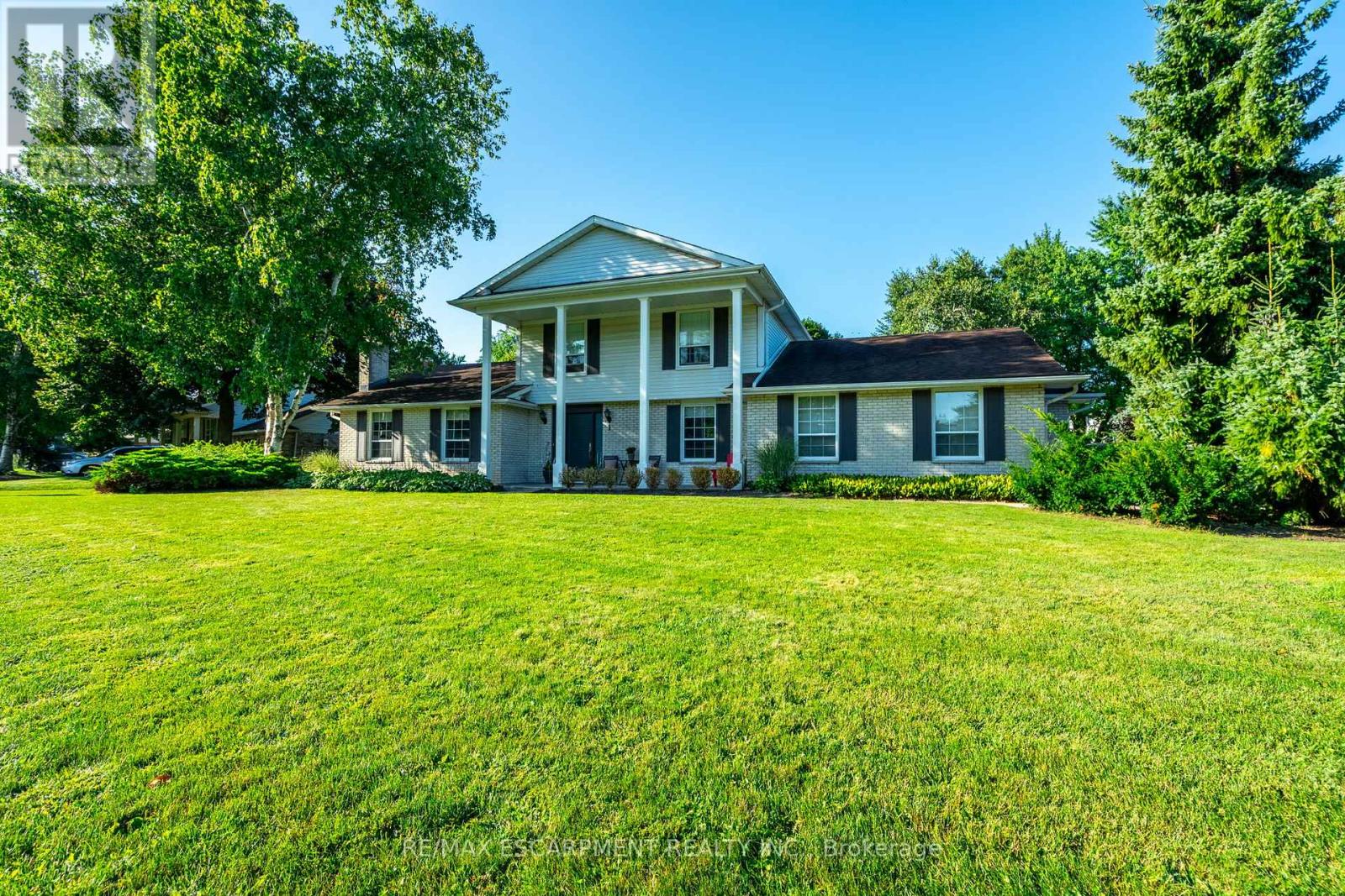1 ACREDALE DRIVE, Hamilton, Ontario