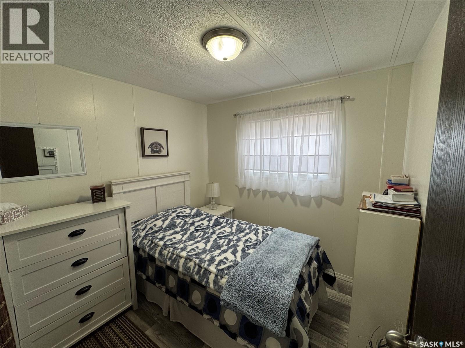 357 10th Avenue Se, Weyburn, Saskatchewan  S4H 3L8 - Photo 13 - SK034716