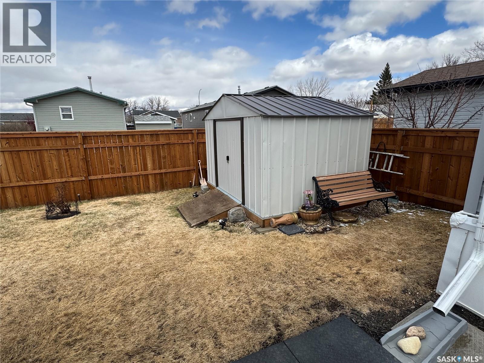 357 10th Avenue Se, Weyburn, Saskatchewan  S4H 3L8 - Photo 15 - SK034716