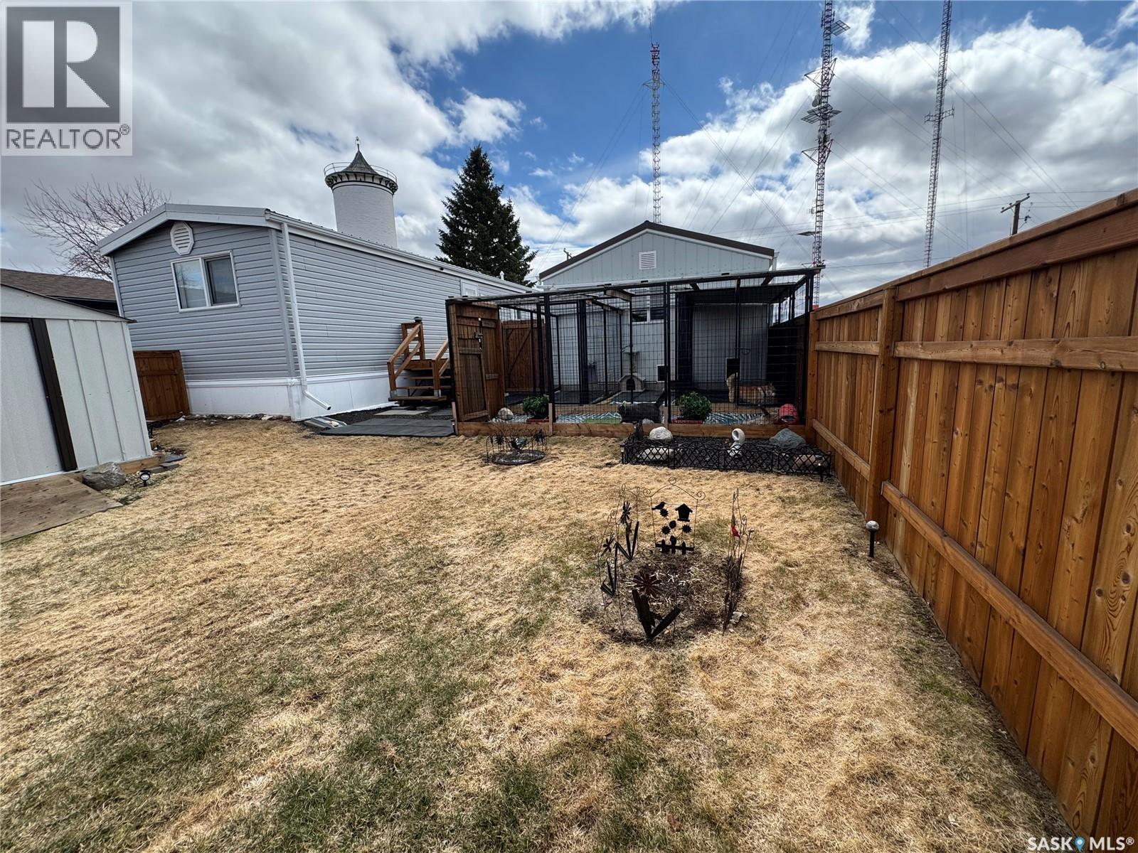 357 10th Avenue Se, Weyburn, Saskatchewan  S4H 3L8 - Photo 17 - SK034716
