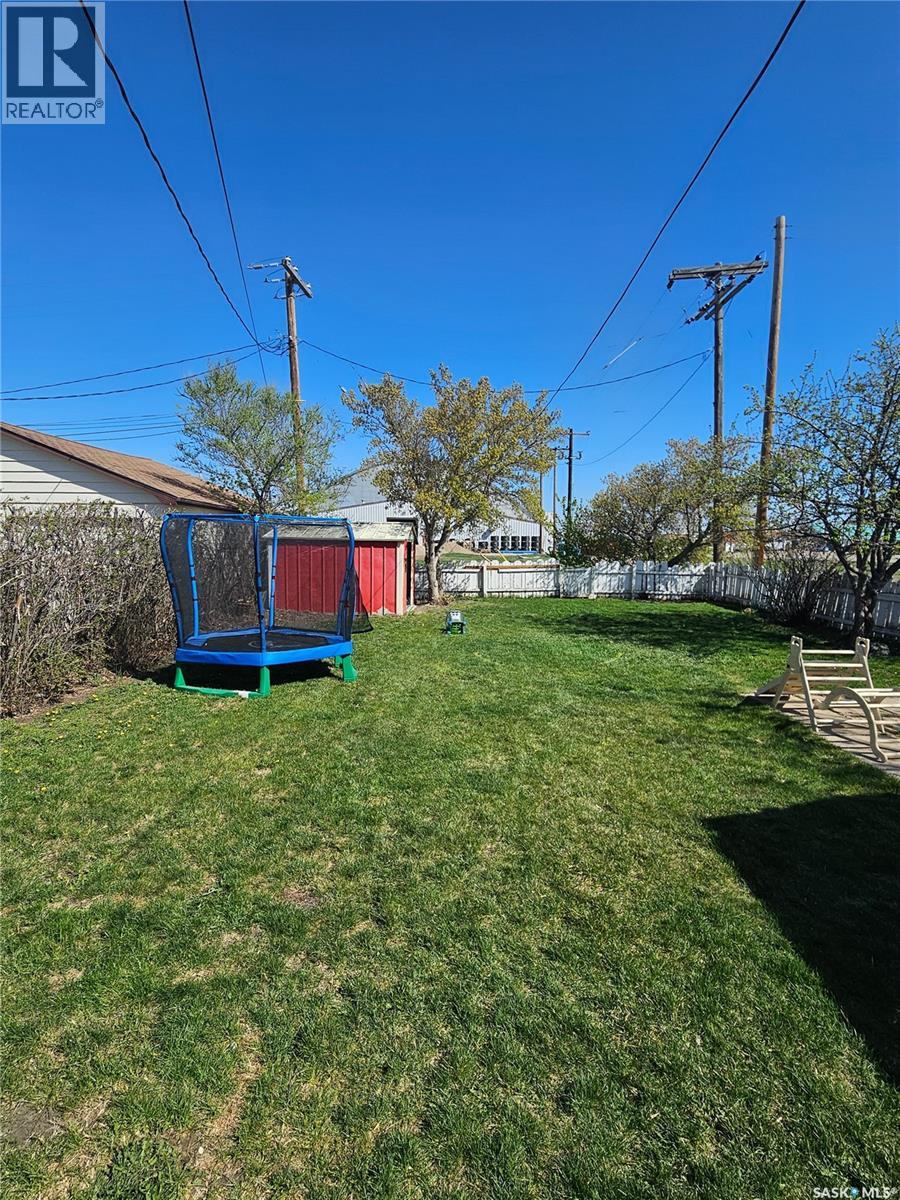 207 7th Avenue W, Rosetown, Saskatchewan  S0L 2V0 - Photo 7 - SK034700