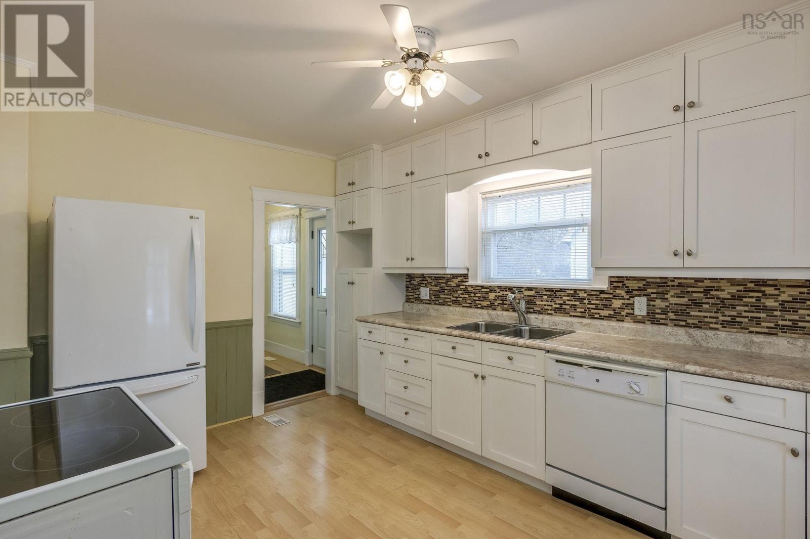 2576 1 Highway, Aylesford, Nova Scotia  B0P 1C0 - Photo 4 - 202606922