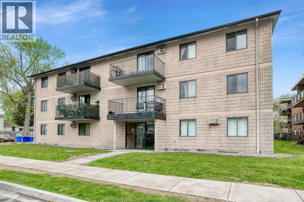 3355 SANDWICH Unit# 102, windsor, Ontario