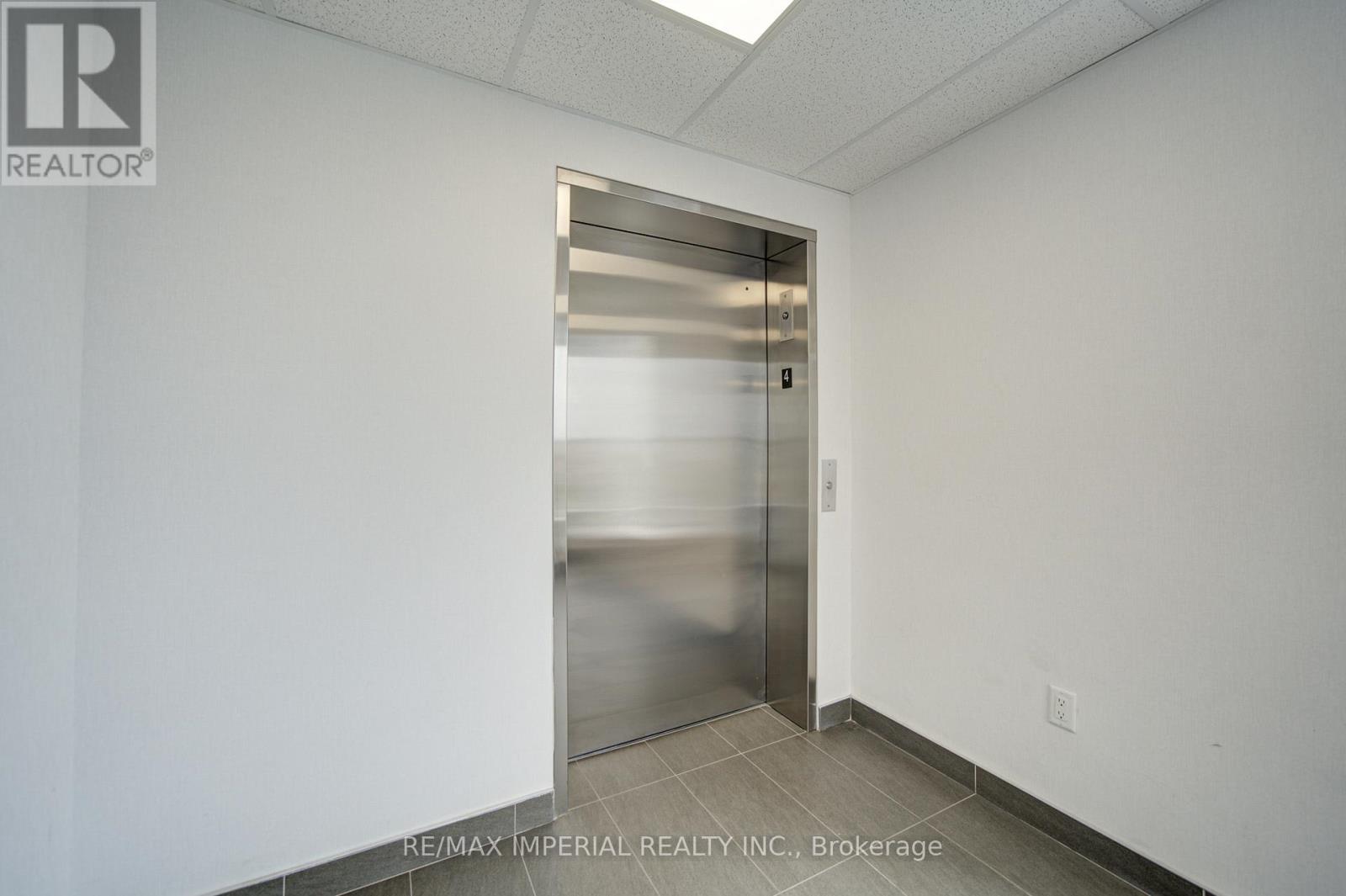 420 - 3401 Ridgeway Drive W, Mississauga, Ontario  L5L 0B9 - Photo 5 - W13077122