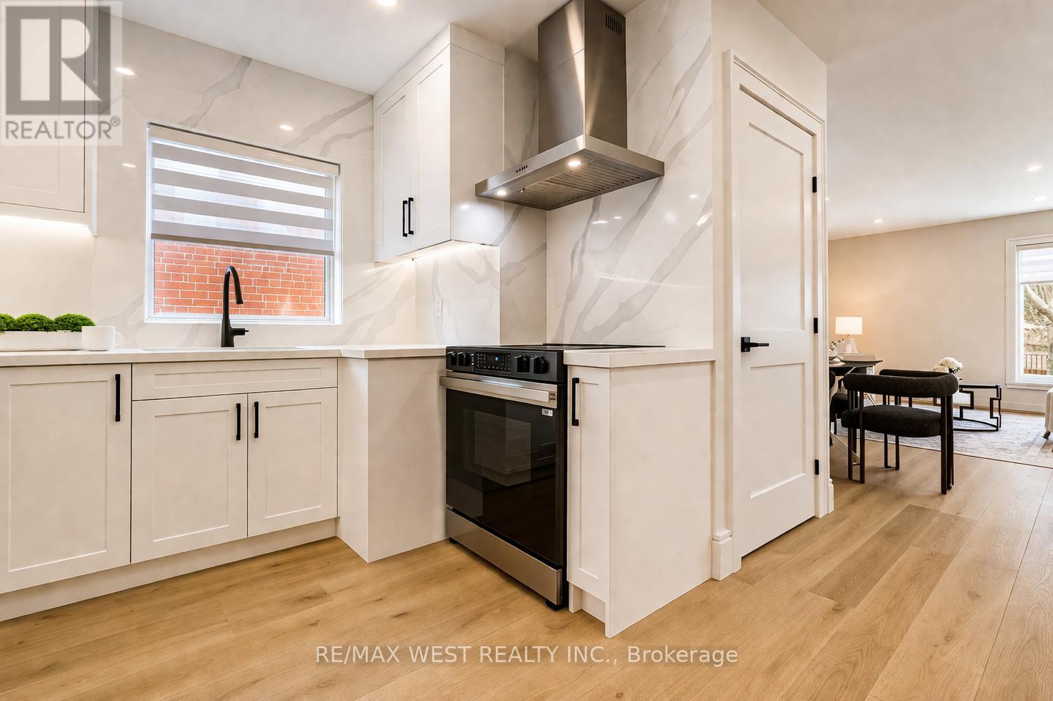 48 Lloyd Manor Road, Toronto, Ontario  M9B 5H7 - Photo 10 - W13077126
