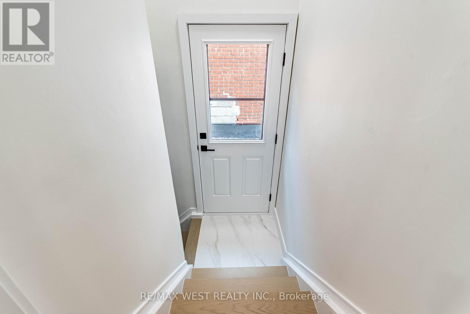 48 Lloyd Manor Road, Toronto, Ontario  M9B 5H7 - Photo 18 - W13077126