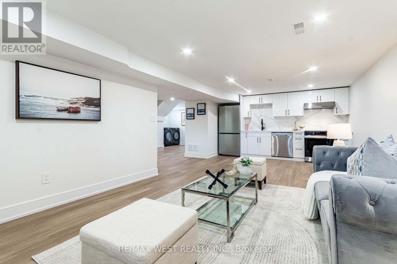 48 Lloyd Manor Road, Toronto, Ontario  M9B 5H7 - Photo 21 - W13077126