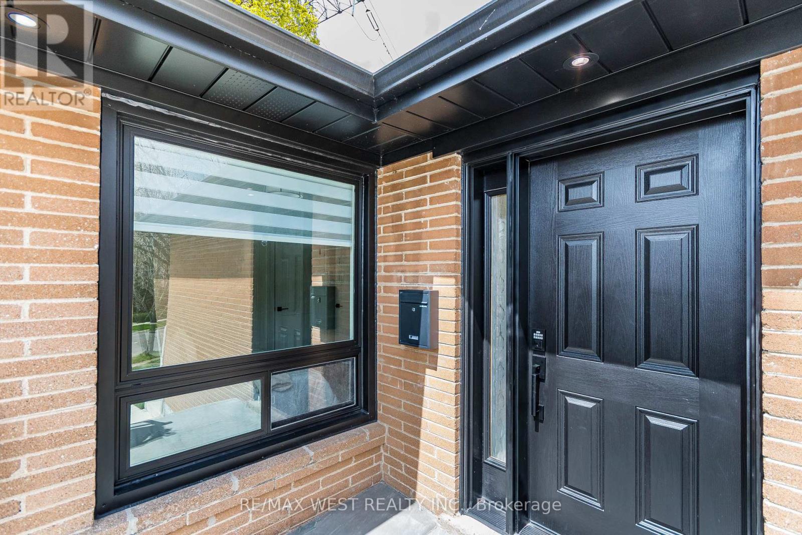 48 Lloyd Manor Road, Toronto, Ontario  M9B 5H7 - Photo 33 - W13077126