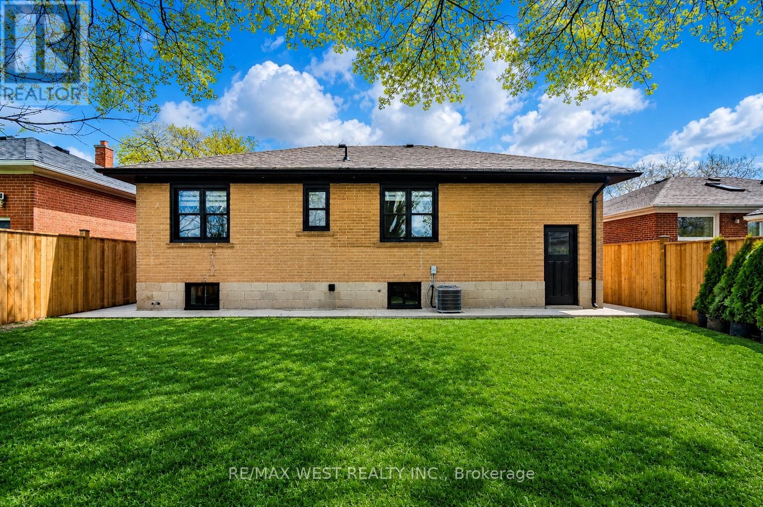 48 Lloyd Manor Road, Toronto, Ontario  M9B 5H7 - Photo 35 - W13077126
