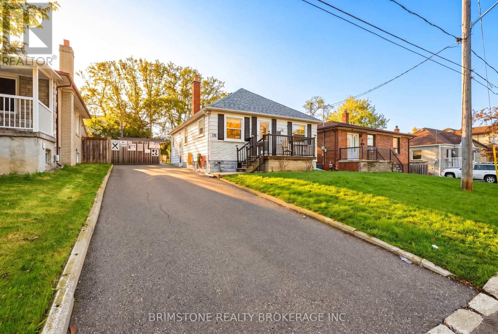 29 Ridge Road, Toronto, Ontario  M3M 1C6 - Photo 2 - W13077182