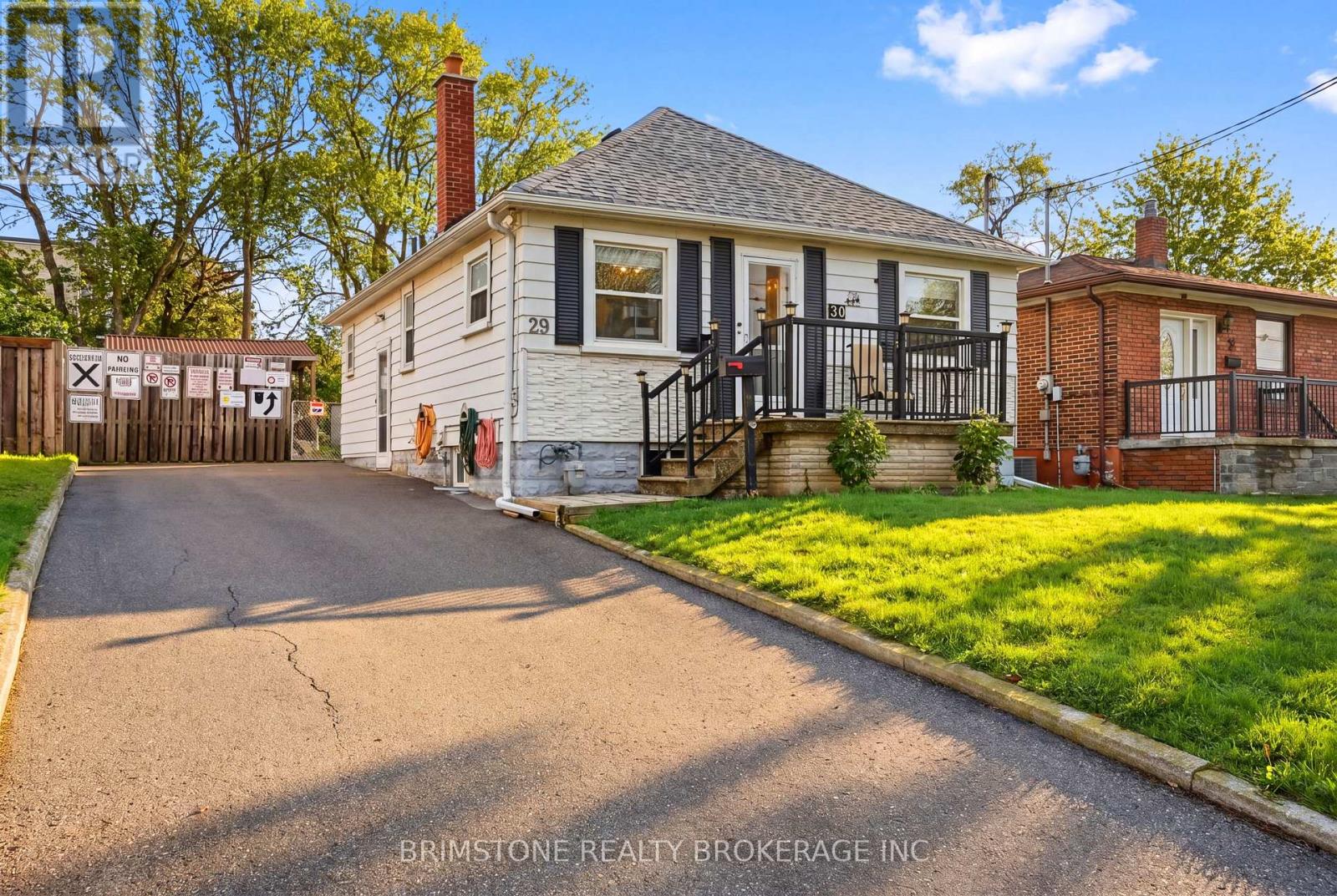 29 Ridge Road, Toronto, Ontario  M3M 1C6 - Photo 3 - W13077182