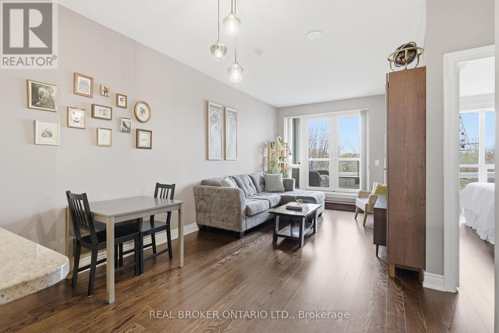 205 - 1135 Royal York Road, Toronto, Ontario  M9A 0C3 - Photo 1 - W13077200