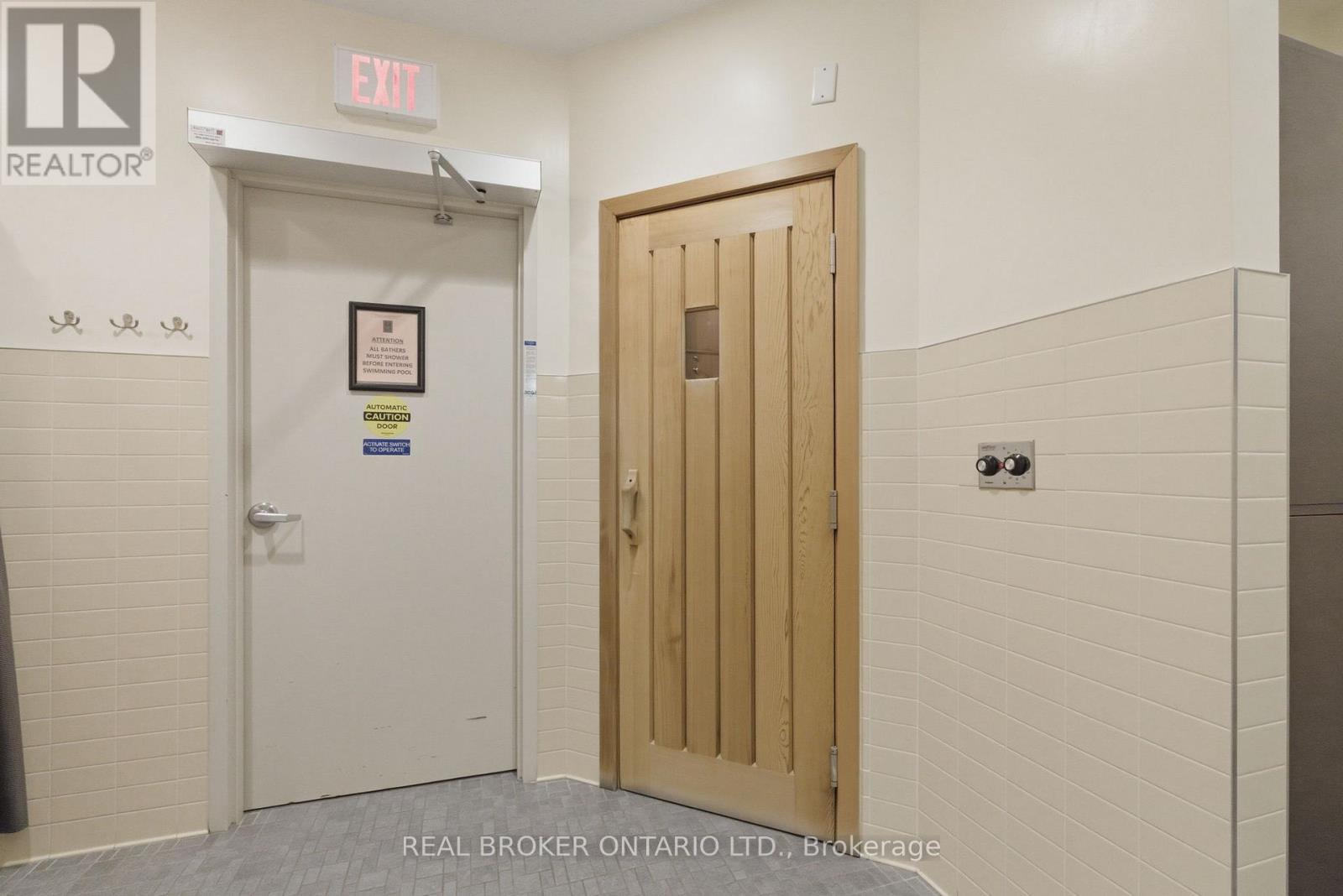 205 - 1135 Royal York Road, Toronto, Ontario  M9A 0C3 - Photo 32 - W13077200