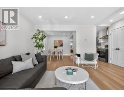 17 ALEXANDER STREET, Toronto, Ontario
