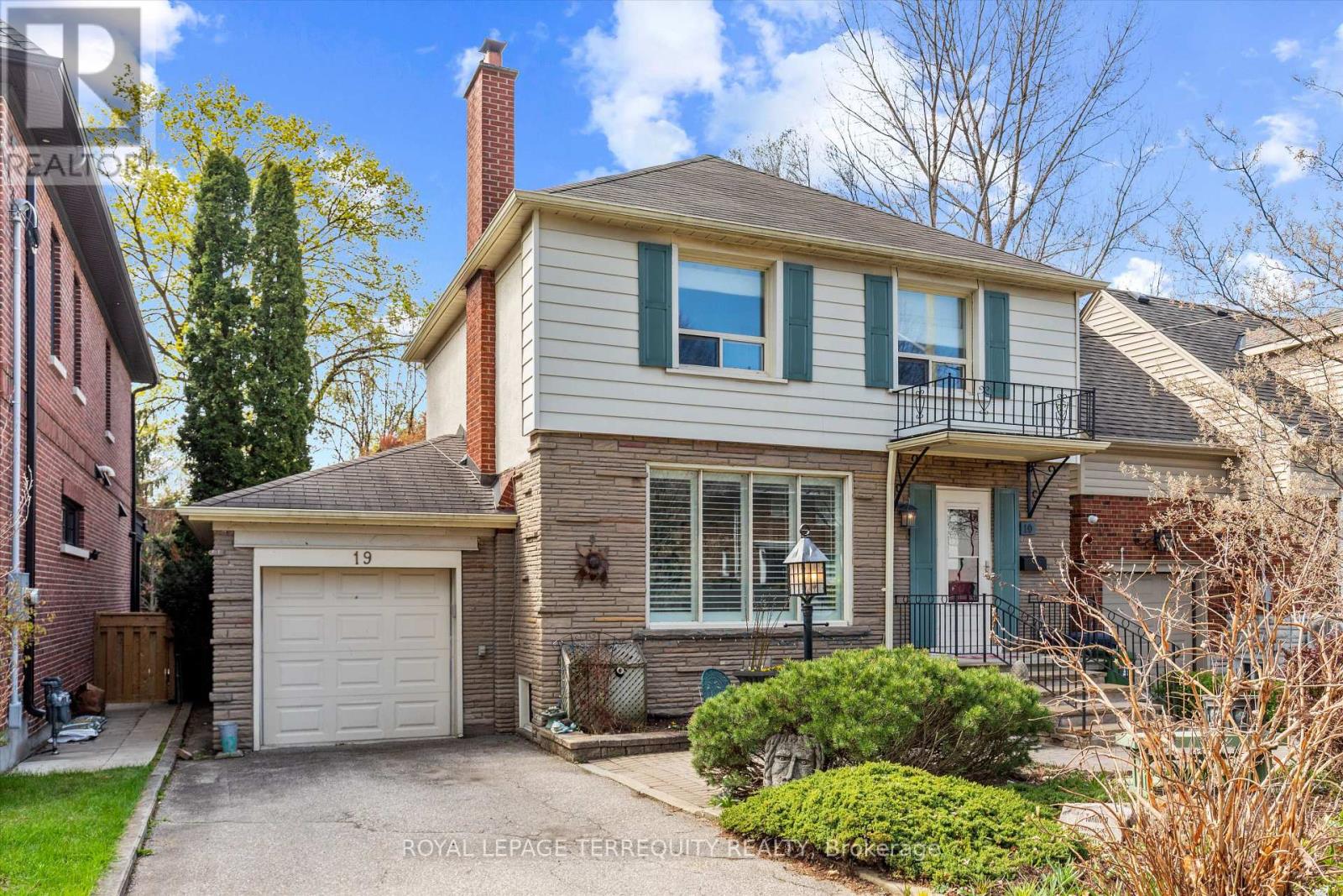 19 Bernice Avenue, Toronto, Ontario  M8Y 1Z5 - Photo 2 - W13077312