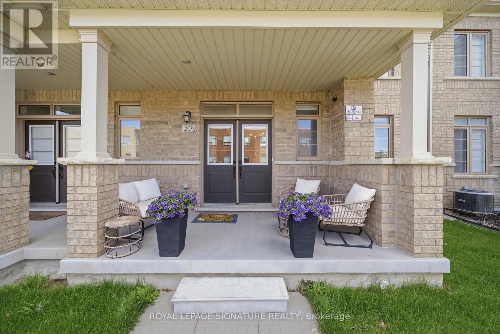 209 Clockwork Drive, Brampton, Ontario  L7A 5C7 - Photo 3 - W13077356