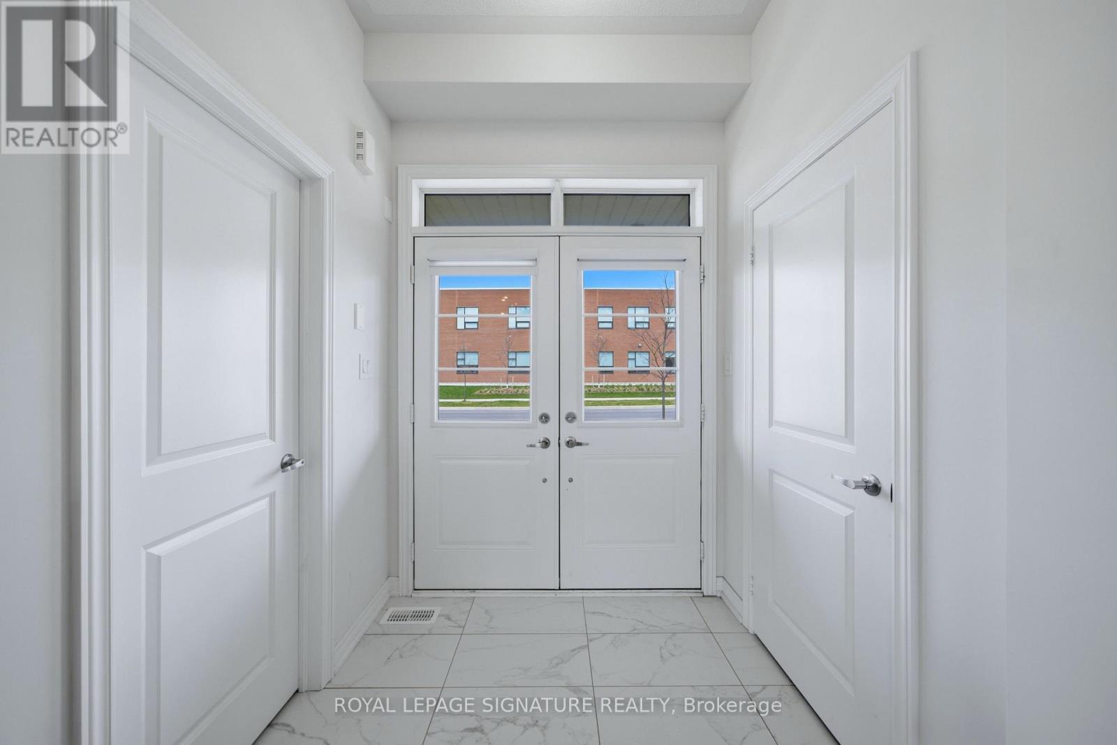 209 Clockwork Drive, Brampton, Ontario  L7A 5C7 - Photo 4 - W13077356