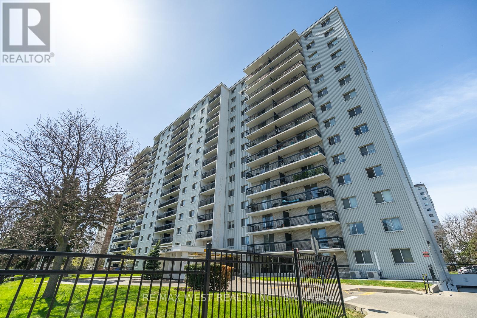 310 - 1100 Caven Street, Mississauga, Ontario  L5G 4N3 - Photo 2 - W13077382