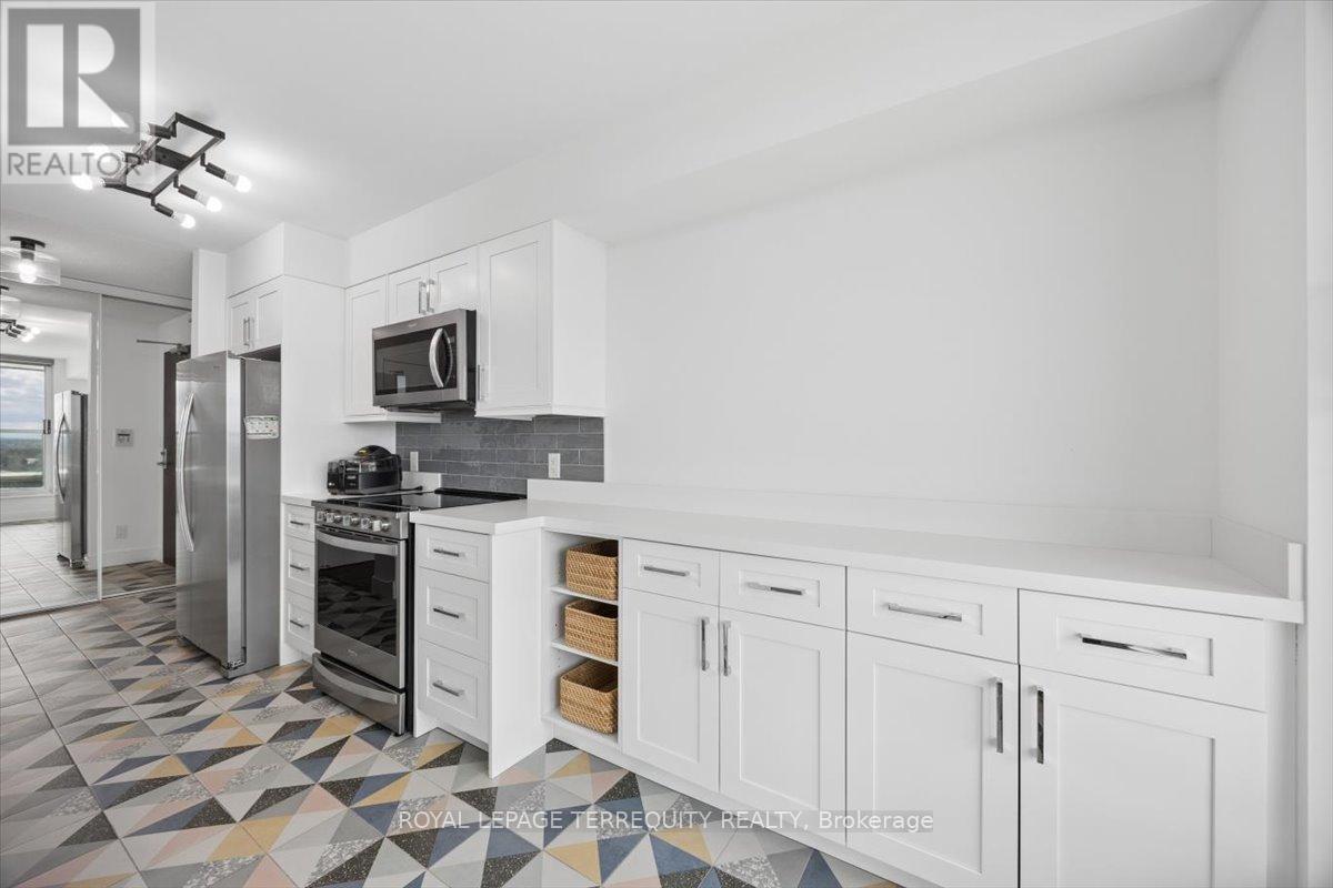 2212 - 335 Rathburn Road W, Mississauga, Ontario  L5B 0C8 - Photo 18 - W13077406