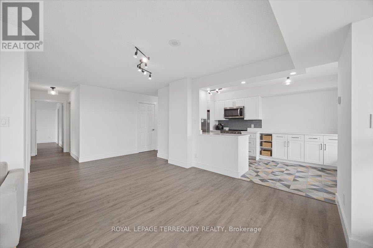 2212 - 335 Rathburn Road W, Mississauga, Ontario  L5B 0C8 - Photo 25 - W13077406