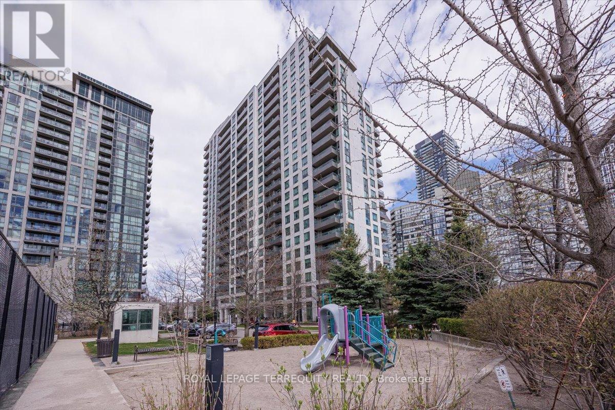 2212 - 335 Rathburn Road W, Mississauga, Ontario  L5B 0C8 - Photo 37 - W13077406