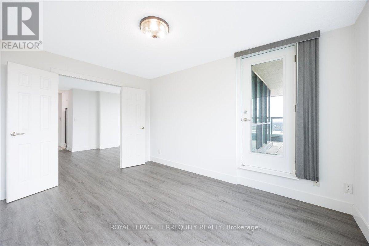 2212 - 335 Rathburn Road W, Mississauga, Ontario  L5B 0C8 - Photo 6 - W13077406