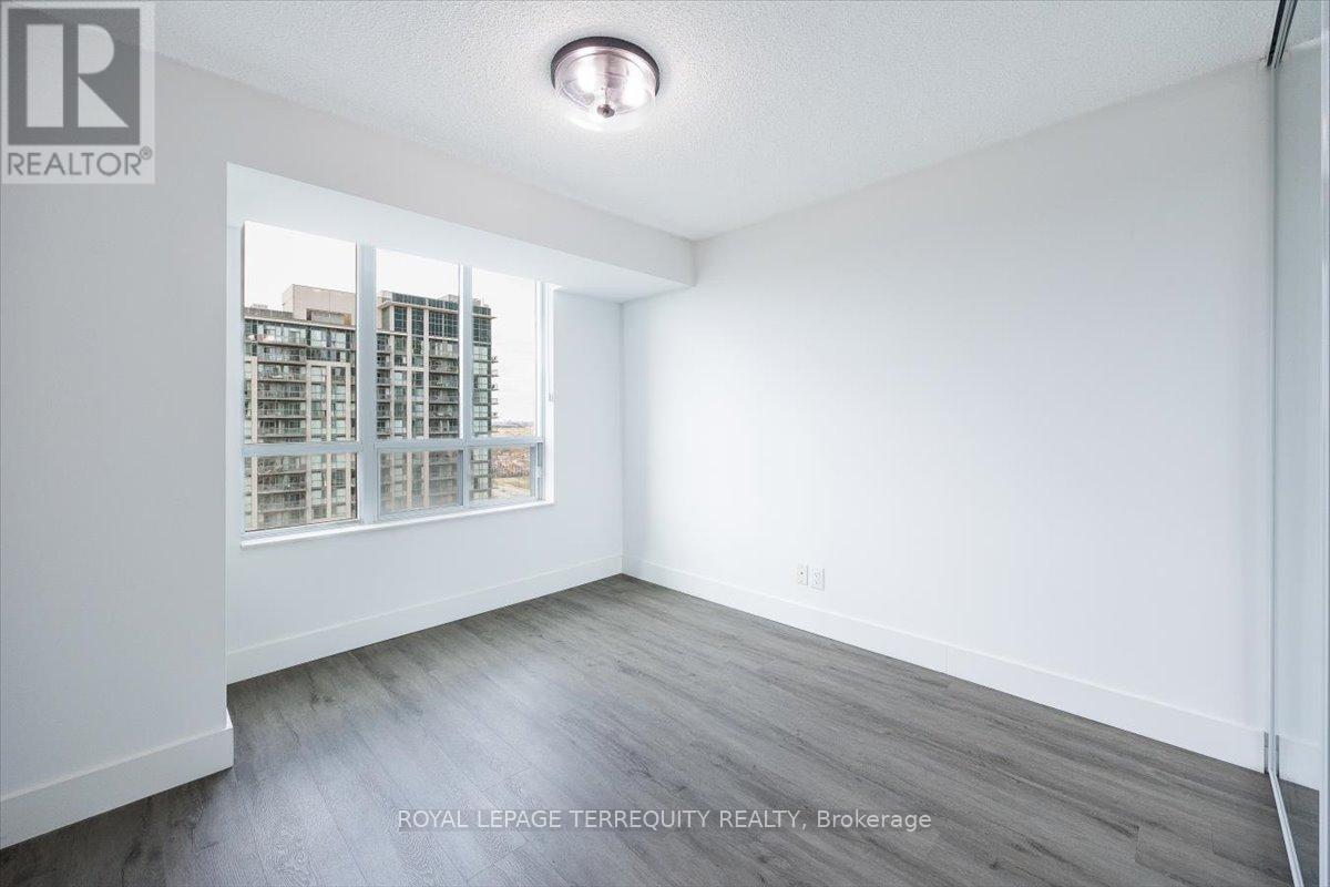 2212 - 335 Rathburn Road W, Mississauga, Ontario  L5B 0C8 - Photo 7 - W13077406