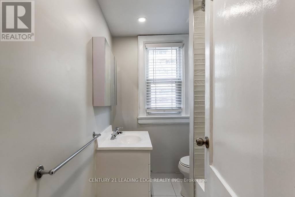 26 Grandville Avenue, Toronto, Ontario  M6N 4T9 - Photo 23 - W13077410