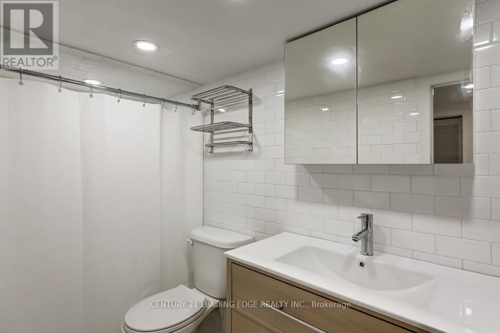 26 Grandville Avenue, Toronto, Ontario  M6N 4T9 - Photo 29 - W13077410