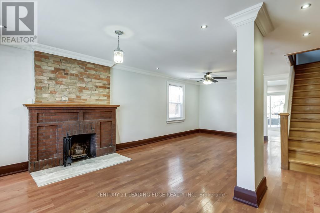 26 Grandville Avenue, Toronto, Ontario  M6N 4T9 - Photo 4 - W13077410