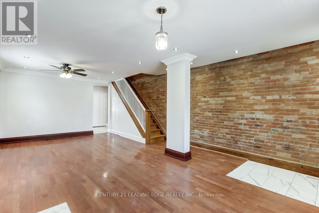 26 Grandville Avenue, Toronto, Ontario  M6N 4T9 - Photo 6 - W13077410