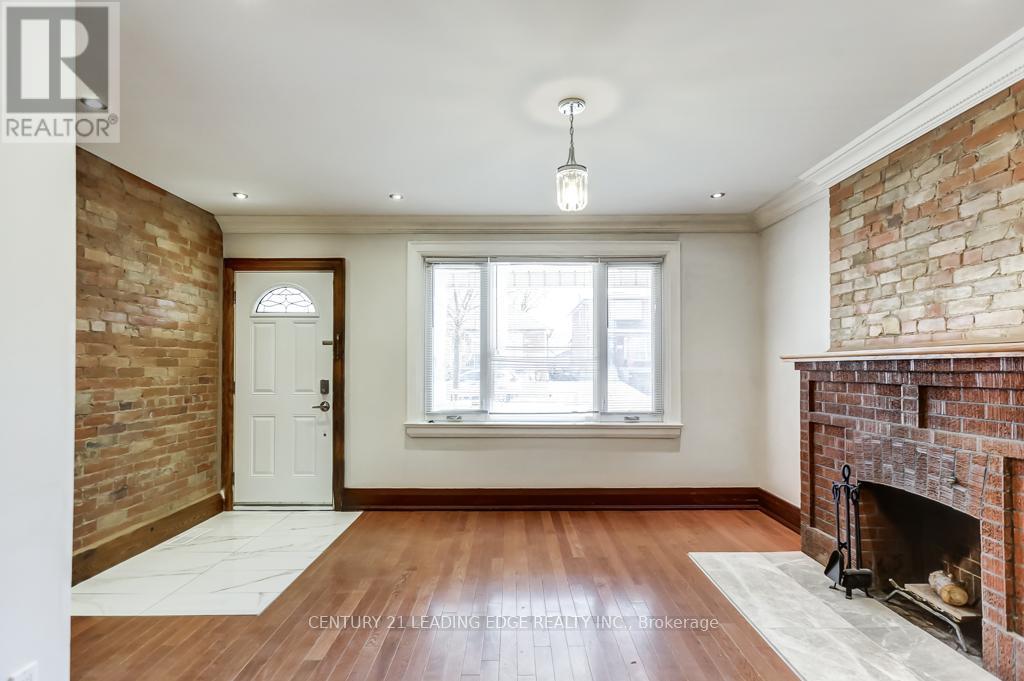 26 Grandville Avenue, Toronto, Ontario  M6N 4T9 - Photo 7 - W13077410
