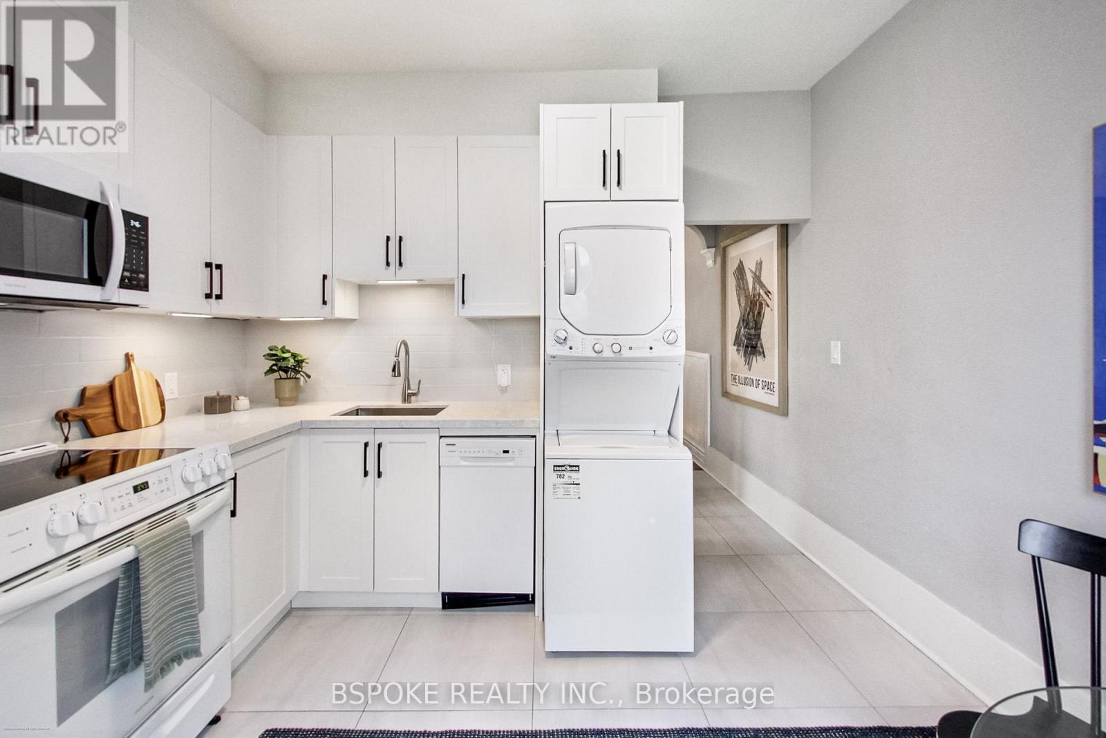 111 Mulock Avenue, Toronto, Ontario  M6N 3C5 - Photo 13 - W13077412