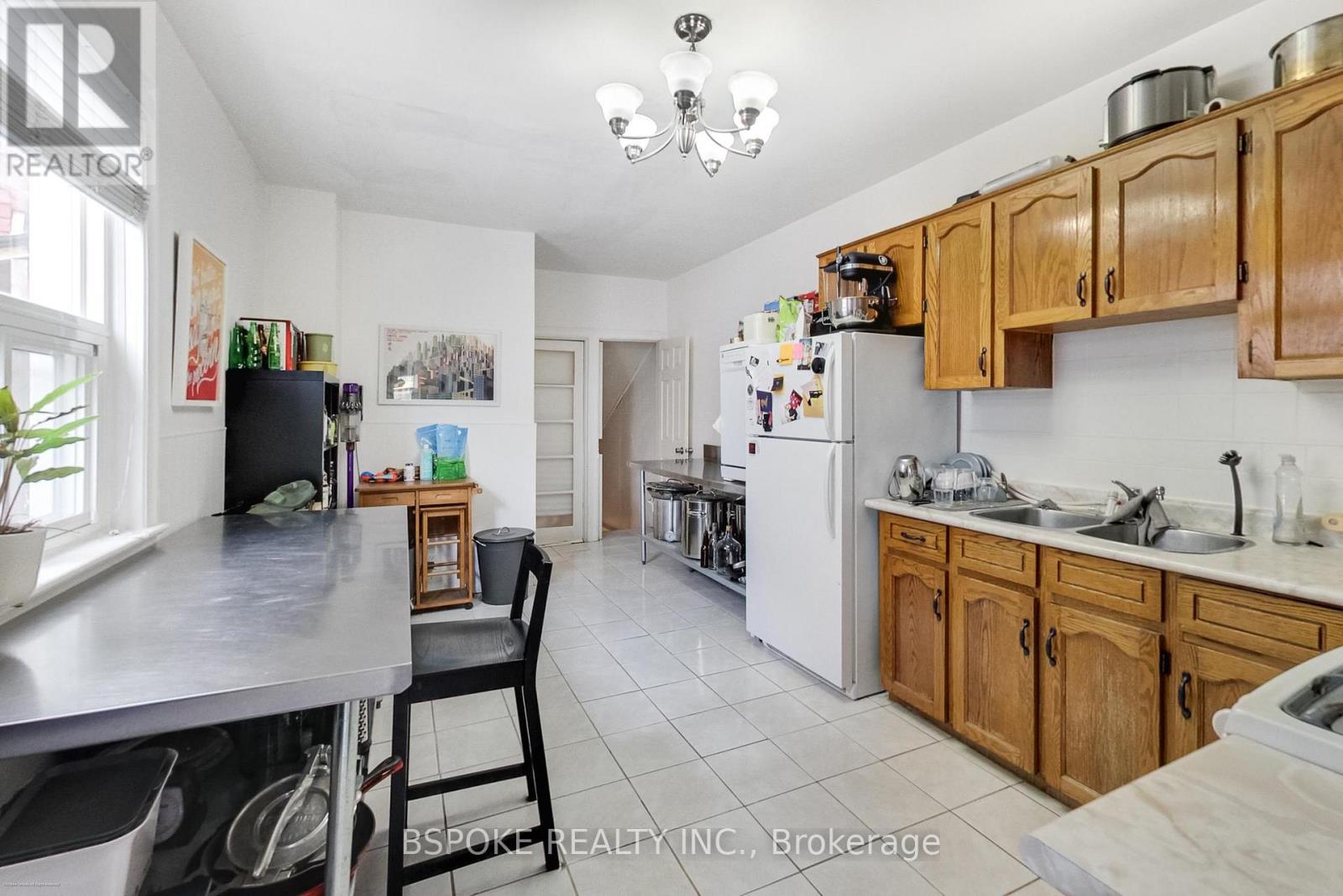 111 Mulock Avenue, Toronto, Ontario  M6N 3C5 - Photo 23 - W13077412