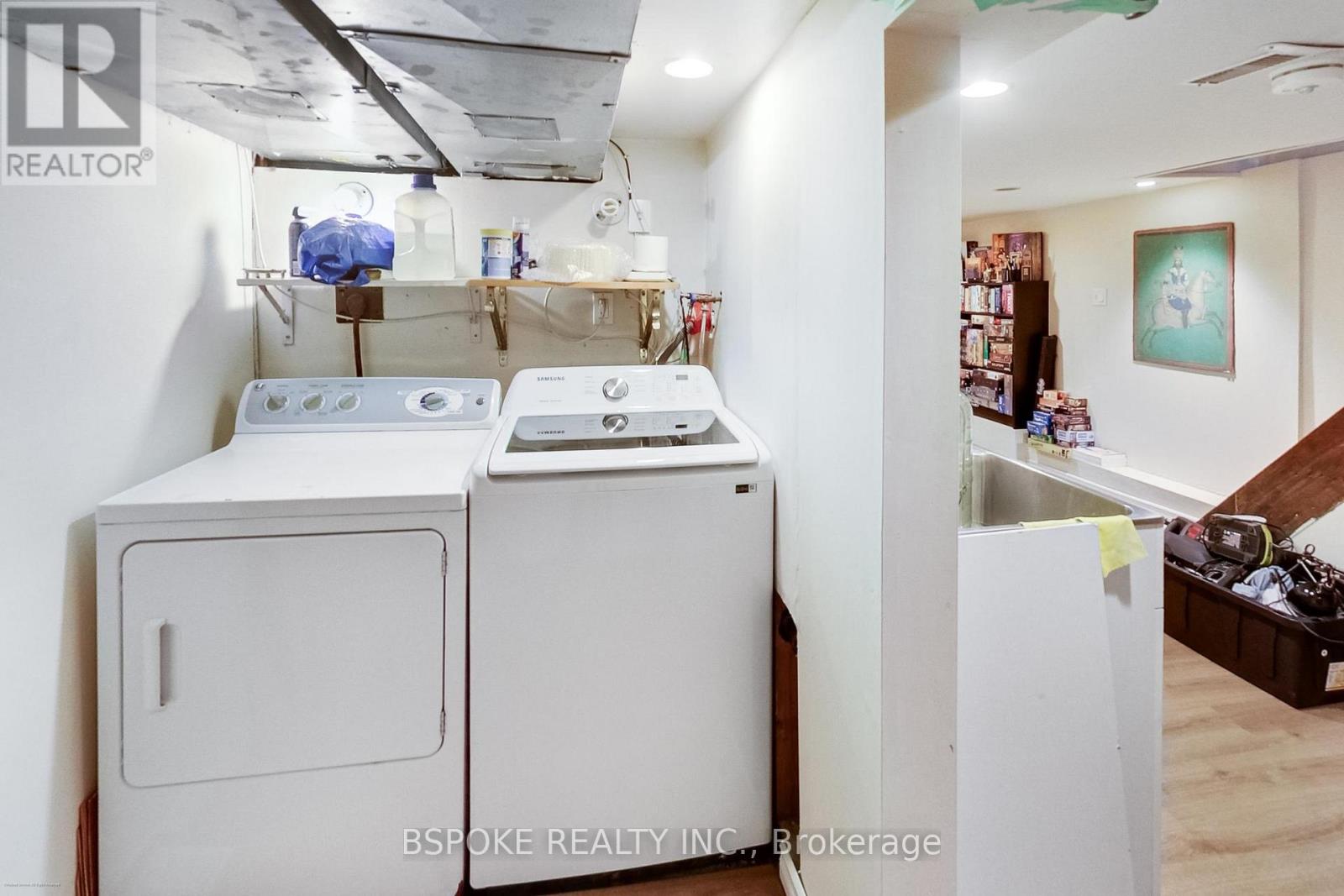 111 Mulock Avenue, Toronto, Ontario  M6N 3C5 - Photo 32 - W13077412